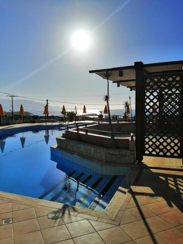 Bella Vista Hotel "By Checkin" 헐소니소스 외부 사진