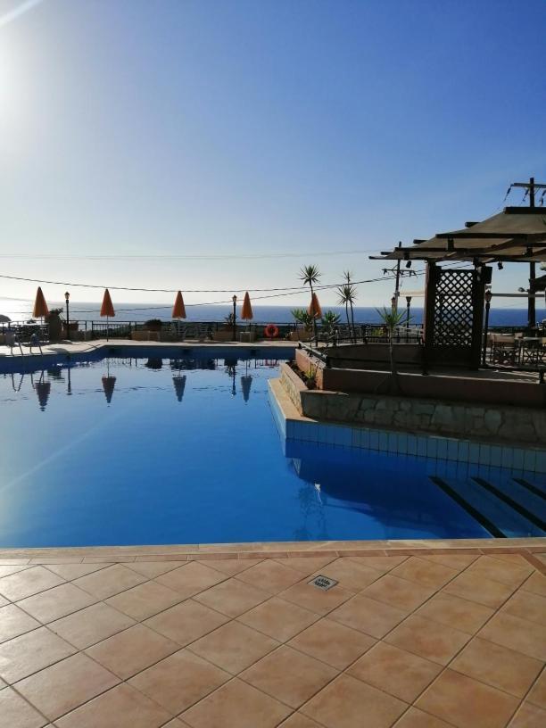 Bella Vista Hotel "By Checkin" 헐소니소스 외부 사진