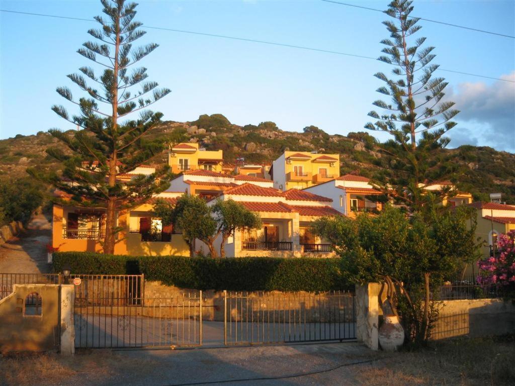 Bella Vista Hotel "By Checkin" 헐소니소스 외부 사진