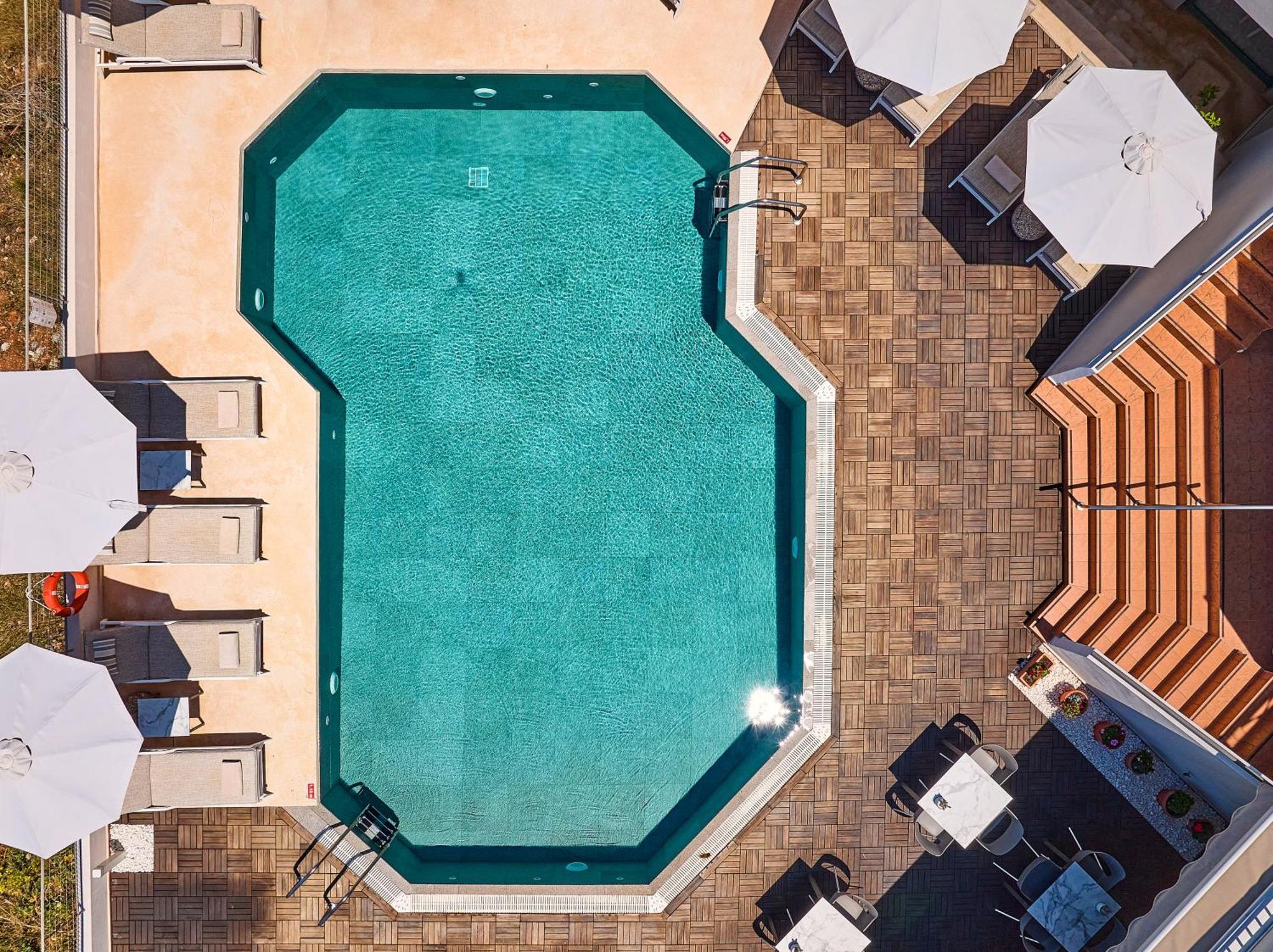 Bella Vista Hotel "By Checkin" 헐소니소스 외부 사진